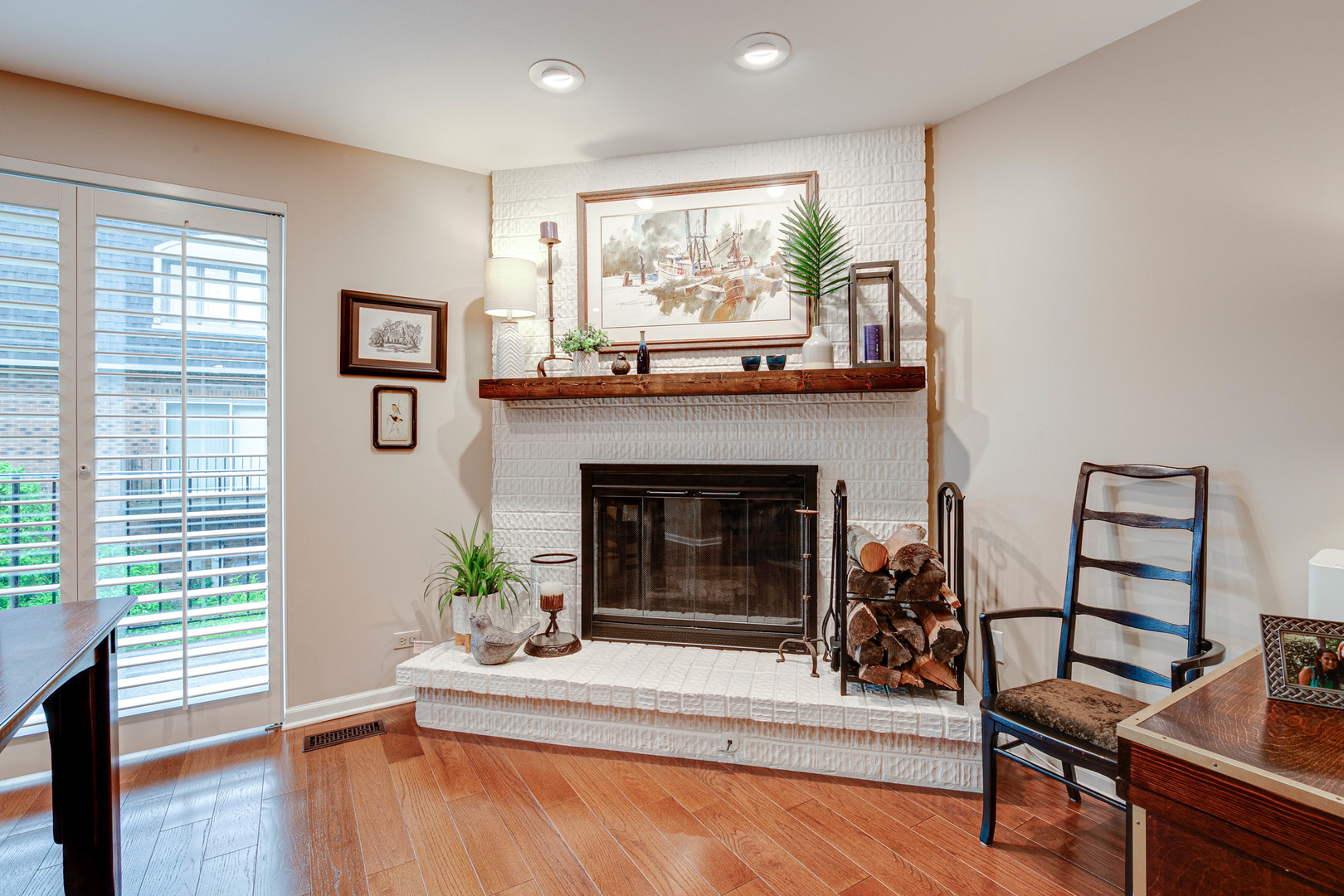 1111 S Waukegan Road 10