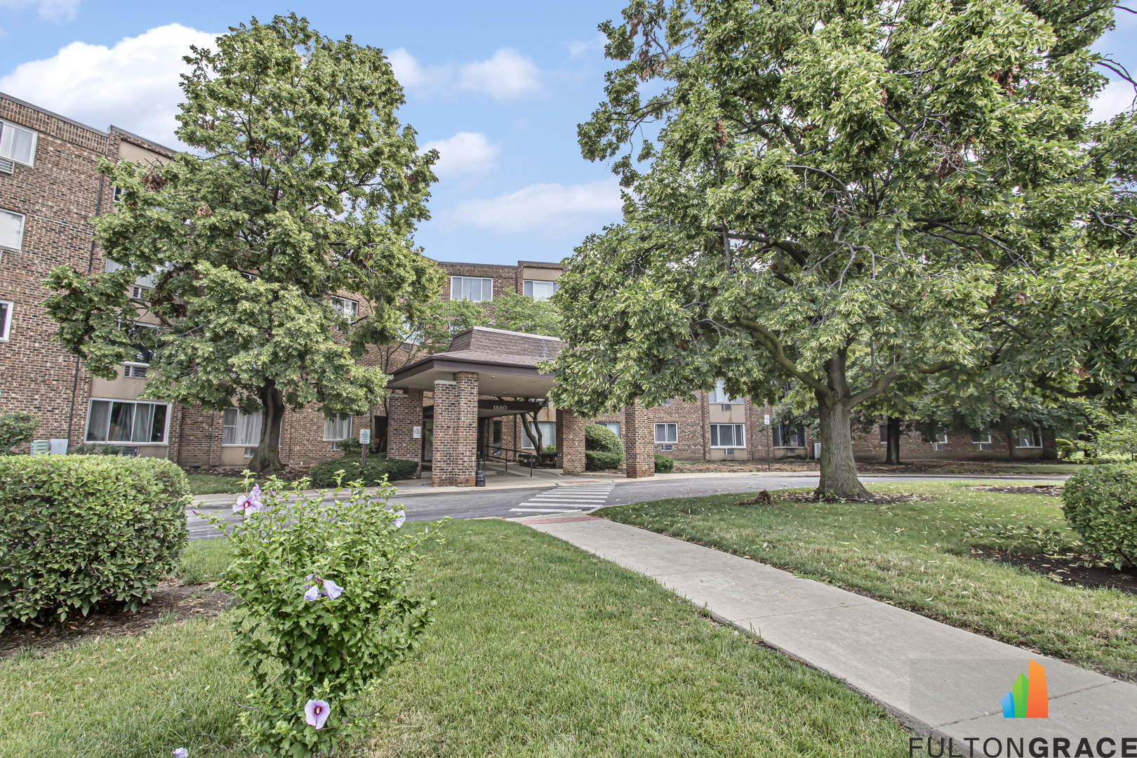 View Hoffman Estates, IL 60169 condo