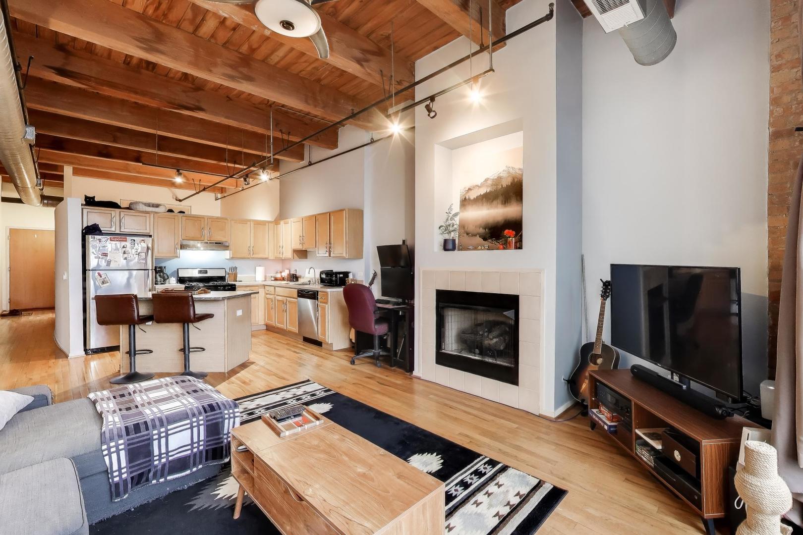 1250 W Van Buren Street 607