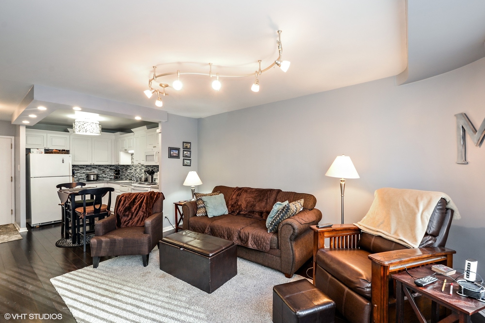 211 E Ohio Street 1106