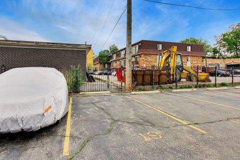 Tiny photo for 7509 Madison Street #B3, Forest Park, IL 60130 (MLS # 12631360)