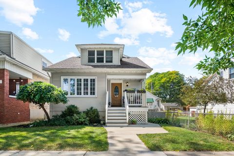 Tiny photo for 5750 N Merrimac Avenue, Chicago, IL 60646 (MLS # 12626094)