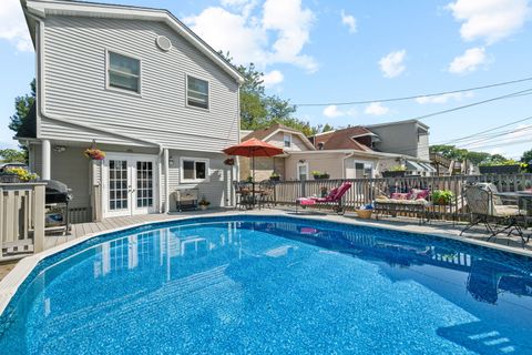 Tiny photo for 5750 N Merrimac Avenue, Chicago, IL 60646 (MLS # 12626094)
