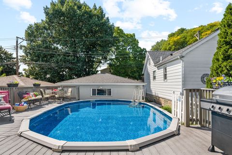 Tiny photo for 5750 N Merrimac Avenue, Chicago, IL 60646 (MLS # 12626094)