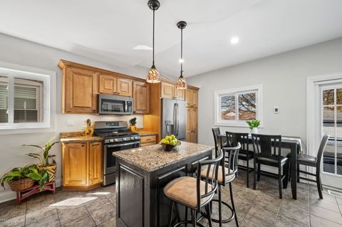 Tiny photo for 5750 N Merrimac Avenue, Chicago, IL 60646 (MLS # 12626094)