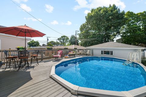 Tiny photo for 5750 N Merrimac Avenue, Chicago, IL 60646 (MLS # 12626094)