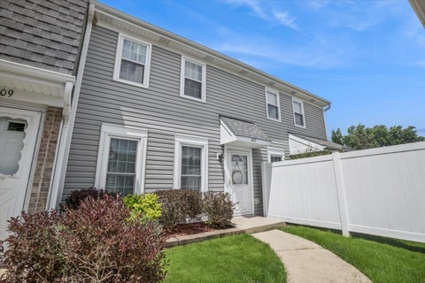 Photo of 407 Chelsea Cove, Roselle, IL 60172 (MLS # 12700546)