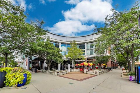 Tiny photo for 1720 Maple Avenue #2420, Evanston, IL 60201 (MLS # 12600202)
