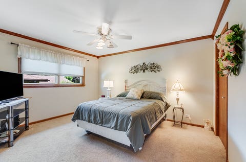 Tiny photo for 7706 Hayenga Lane, Darien, IL 60561 (MLS # 12662039)