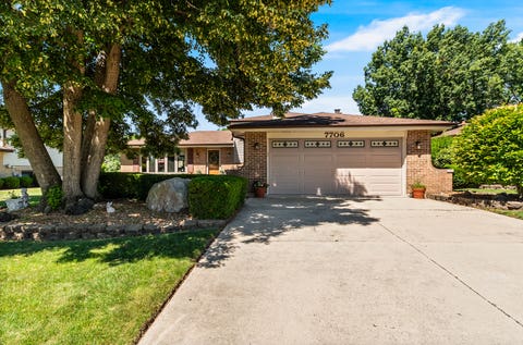 Photo of 7706 Hayenga Lane, Darien, IL 60561 (MLS # 12662039)