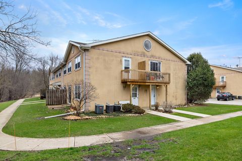 Tiny photo for 1168 Greenwood Circle #1168, Woodstock, IL 60098 (MLS # 12593706)