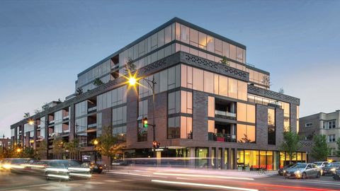 3460 N Broadway Street Chicago IL 60657