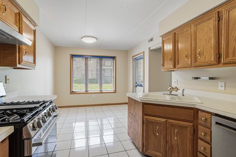 Tiny photo for 13934 Lavergne Avenue #801, Crestwood, IL 60418 (MLS # 12679508)