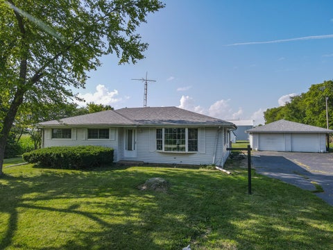 Tiny photo for 19600 W Peotone Road, Wilmington, IL 60481 (MLS # 12745150)