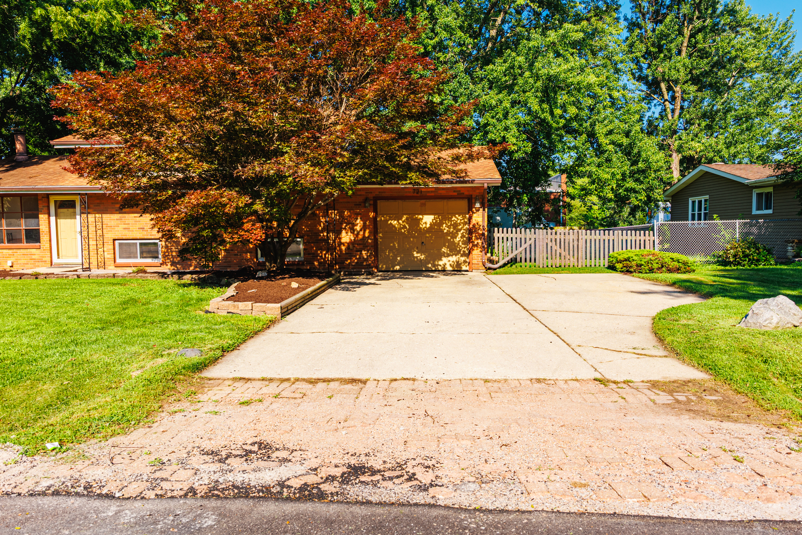 721 Helene Street