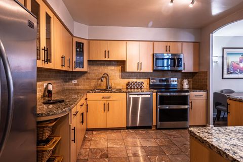 Tiny photo for 6145 N Sheridan Road #12D, Chicago, IL 60660 (MLS # 12536907)