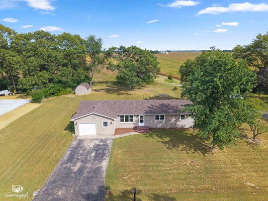1871 S OAKLAWN DR, SAINT ANNE, IL 60964 - Image f083d1009f29a83085ea73ad2f4f44bb/1014868994