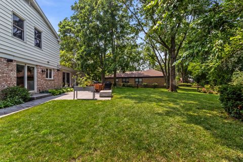Tiny photo for 3850 Dauphine Avenue, Northbrook, IL 60062 (MLS # 12481605)