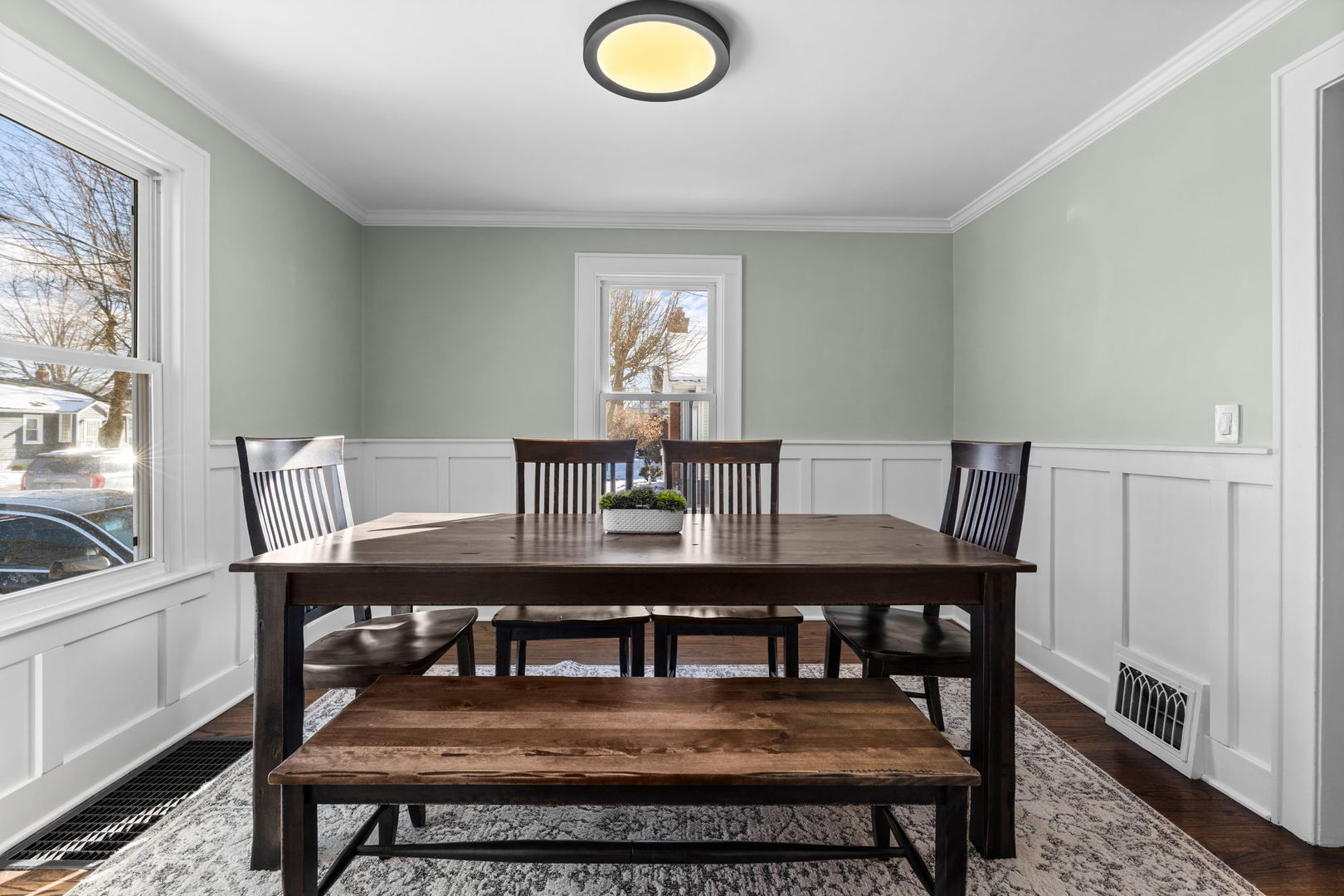 1025 Queen Anne Street