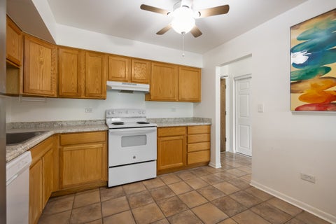 Tiny photo for 2214 S Goebbert Road #178, Arlington Heights, IL 60005 (MLS # 12676327)