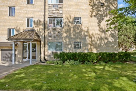 Tiny photo for 2214 S Goebbert Road #178, Arlington Heights, IL 60005 (MLS # 12676327)