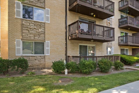 Tiny photo for 2214 S Goebbert Road #178, Arlington Heights, IL 60005 (MLS # 12676327)