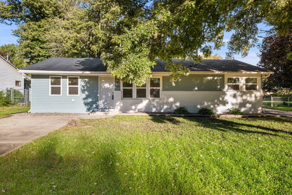 3914 15TH STREET B, MOLINE, IL 61265 - Image f08aa11fc933558b70ae83e35a2aba2c/4018596193
