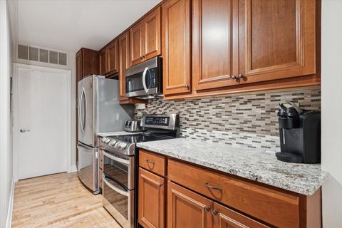 Tiny photo for 509 Aurora Avenue #209, Naperville, IL 60540 (MLS # 12490628)