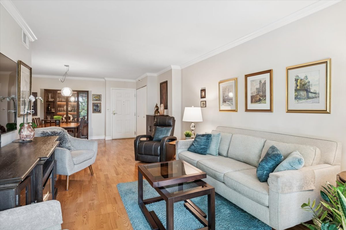 509 Aurora Avenue 209