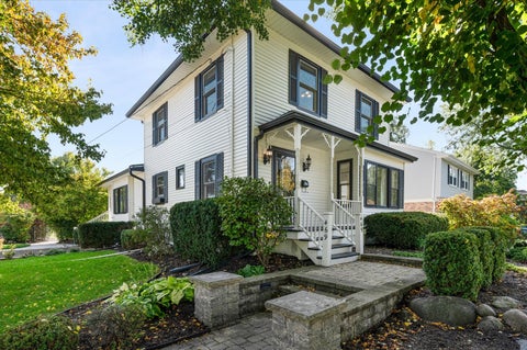 Photo of 469 S York Street, Elmhurst, IL 60126 (MLS # 12789358)
