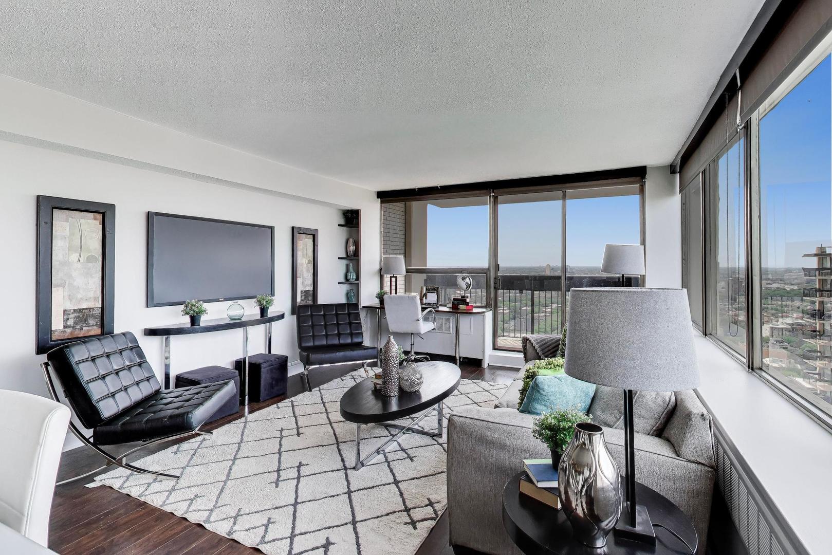1355 N Sandburg Terrace 2909D