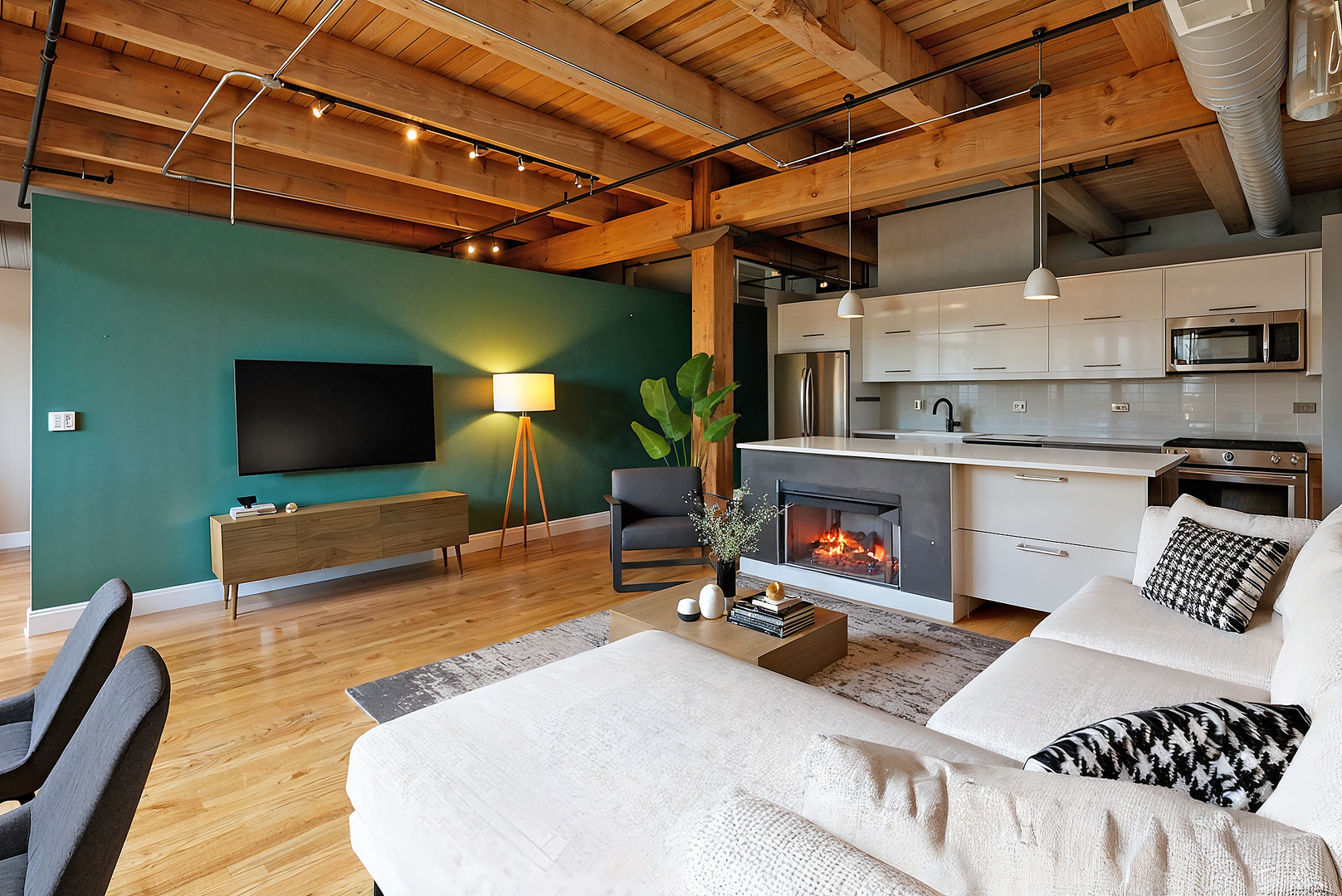 625 W Jackson Boulevard 404