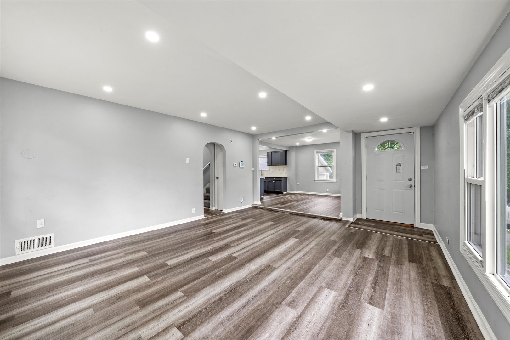 1725 E 158th Street
