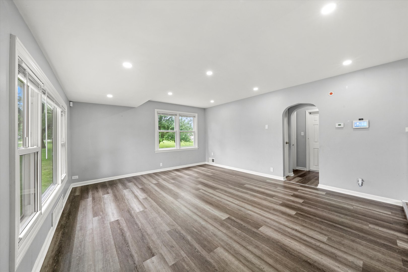 1725 E 158th Street
