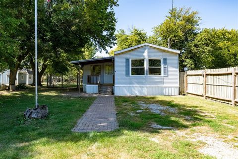 Tiny photo for 406 Park Street, Kappa, IL 61738 (MLS # 12471148)