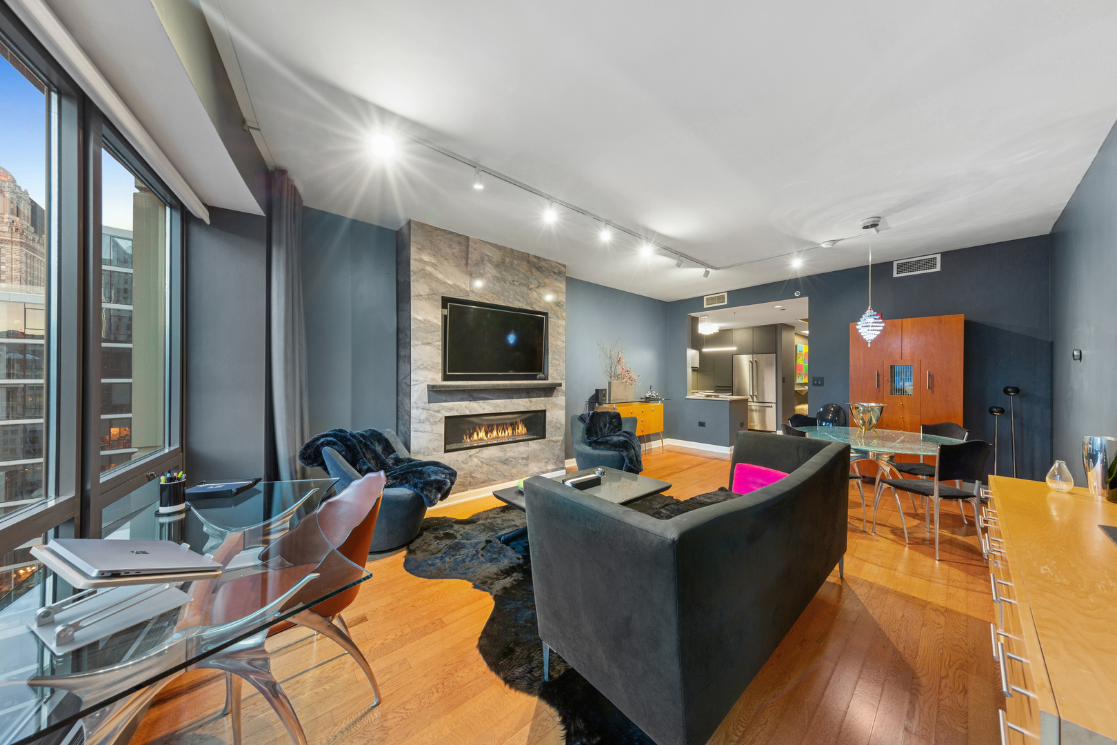 130 N Garland Court 2304