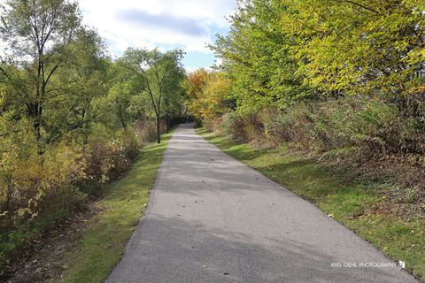 Tiny photo for 820 WEIDNER Road #401, Buffalo Grove, IL 60089 (MLS # 12500161)