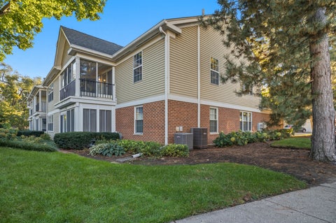 Tiny photo for 1408 Plum Court #C, Mount Prospect, IL 60056 (MLS # 12675663)