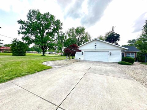 Tiny photo for 1 ESTATE Drive, Centralia, IL 62801 (MLS # EB458026)