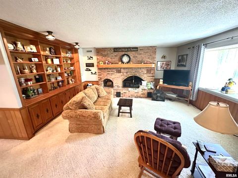 Tiny photo for 1 ESTATE Drive, Centralia, IL 62801 (MLS # EB458026)