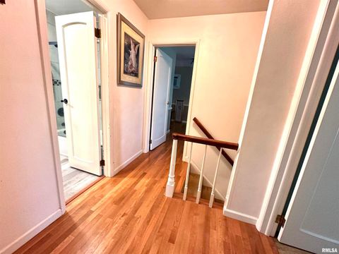 Tiny photo for 1 ESTATE Drive, Centralia, IL 62801 (MLS # EB458026)