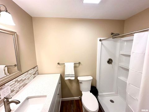 Tiny photo for 1 ESTATE Drive, Centralia, IL 62801 (MLS # EB458026)