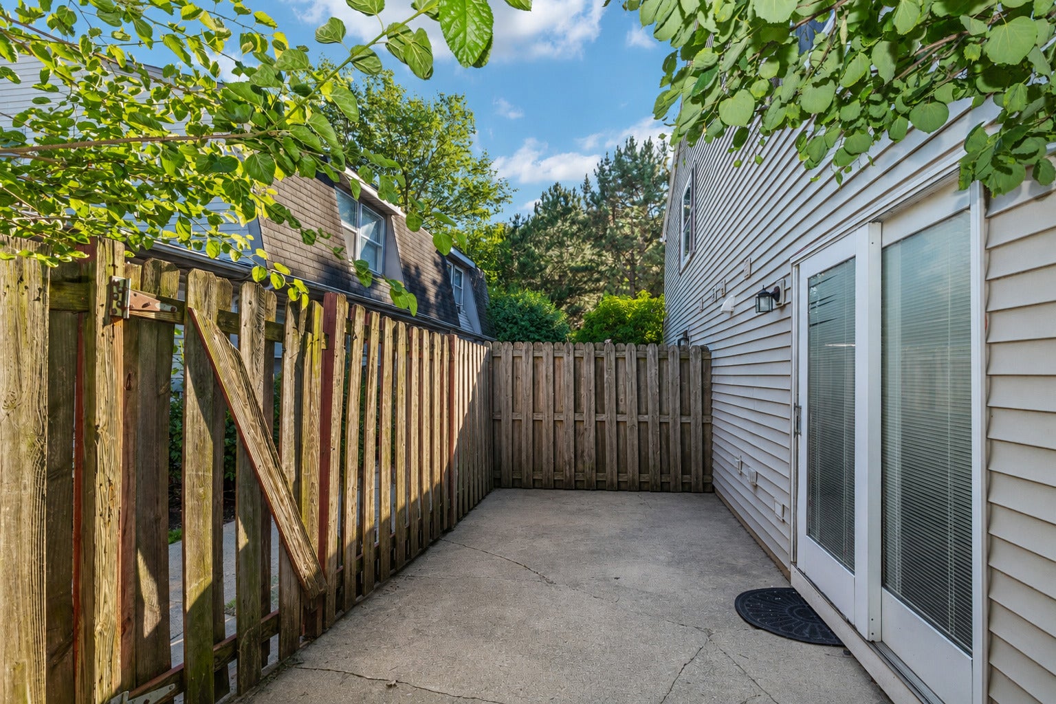 1796 Queensbury Circle