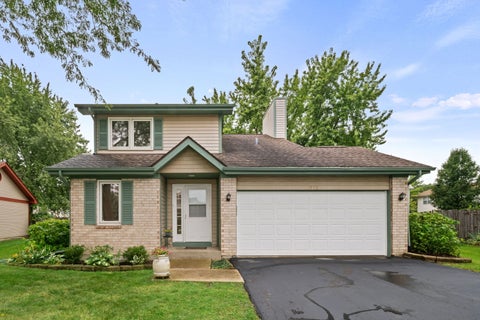 Photo of 1570 Monterey Court, Gurnee, IL 60031 (MLS # 12763079)