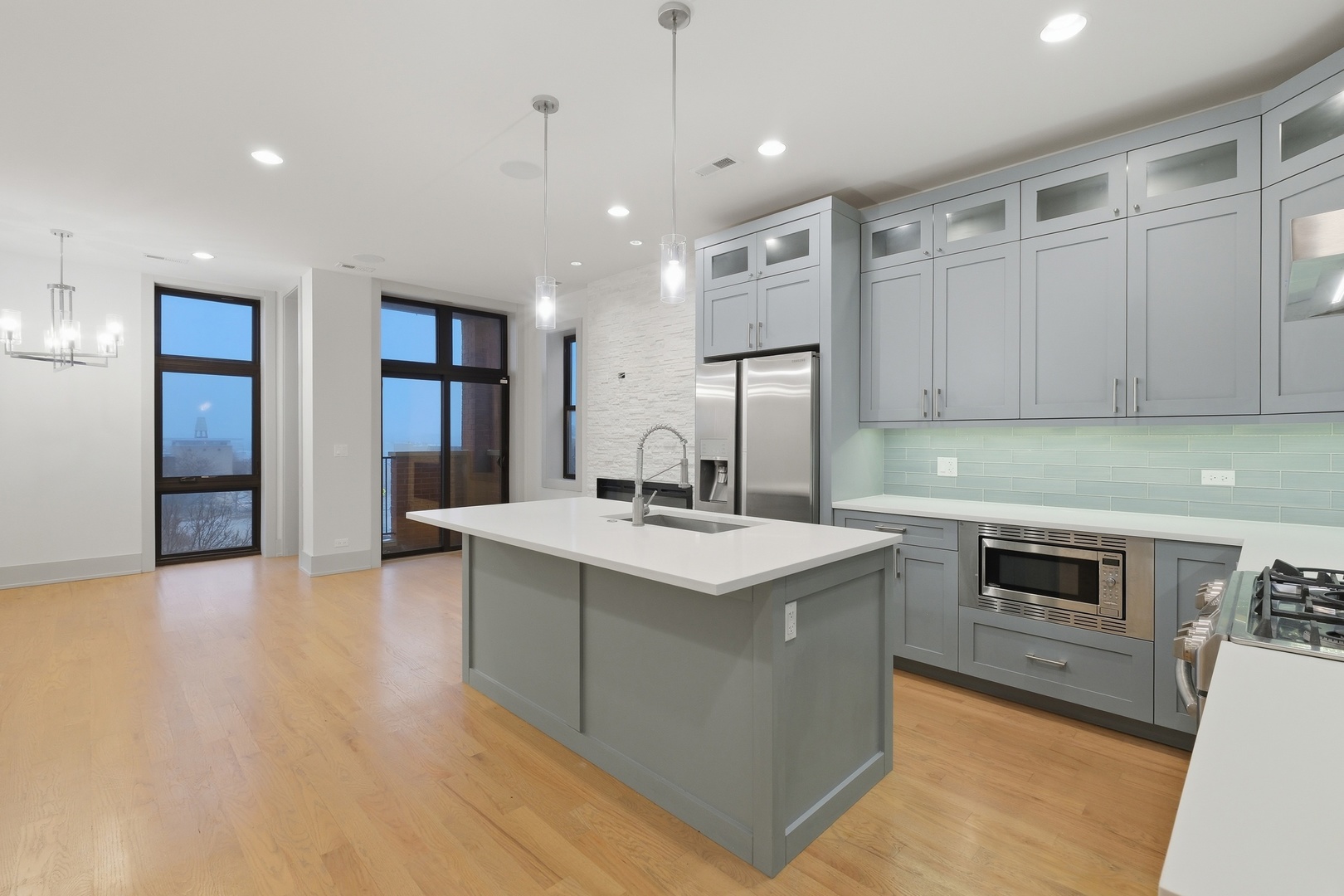 4226 S Ellis Avenue 4S