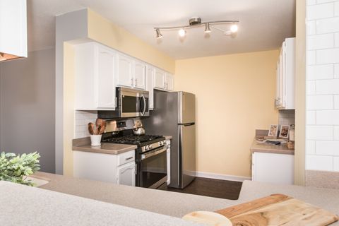 Tiny photo for 1110 Grove Street #4H, Downers Grove, IL 60515 (MLS # 12505321)