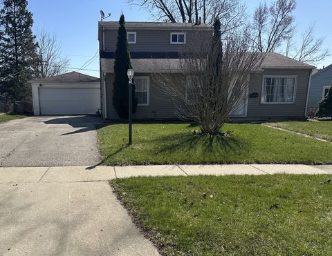 419 Cedarcrest Drive Streamwood IL 60107