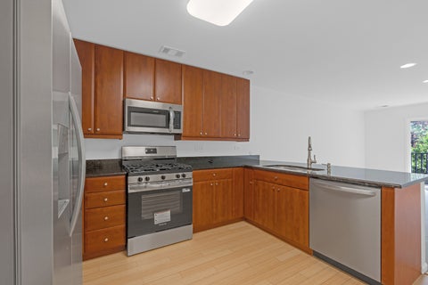 Tiny photo for 947 Kensington Drive #7-E3, Northbrook, IL 60062 (MLS # 12648035)