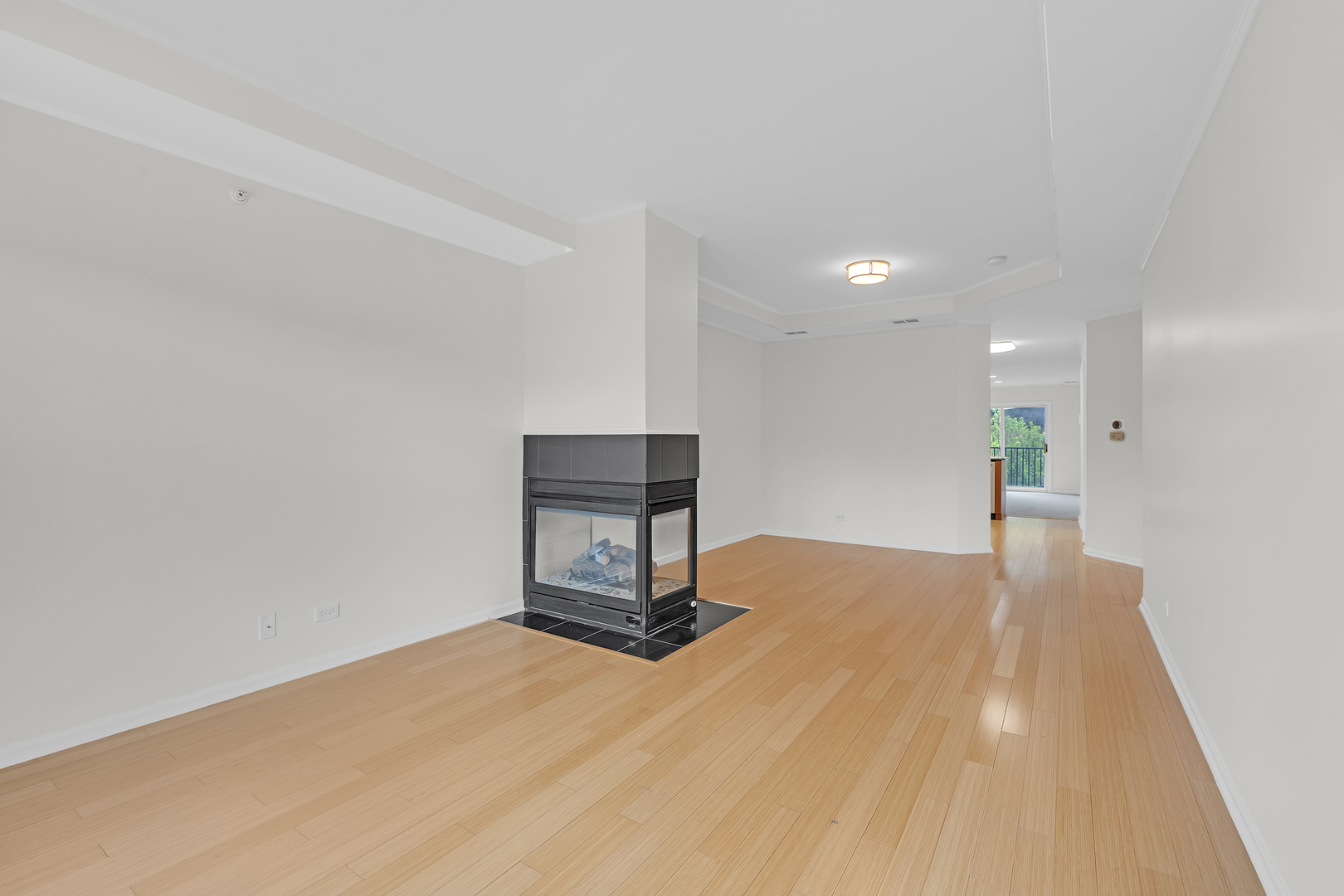 947 Kensington Drive 7-E3