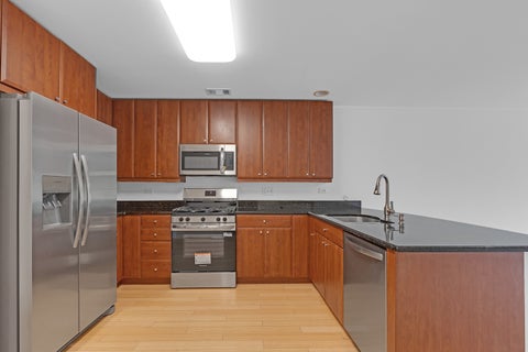 Tiny photo for 947 Kensington Drive #7-E3, Northbrook, IL 60062 (MLS # 12648035)